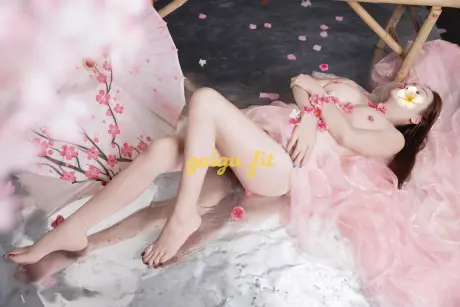 Ngọc Bích:Massage tinh dầu,trườn ngực,69,96 ,Tắm chung