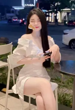 BÉ KEM- GÁI MỚI LỚN- NON TƠ- MỚI LÊN SÓNG
