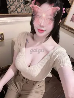Linh Chi - Thiên Thần 2K2 Xinh Vô Đối, Trắng Trẻo Body Chảy Sữa