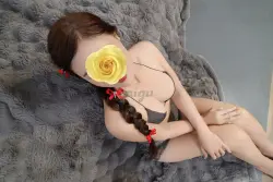 Hà Linh-Dáng siêu mượt, bím gọn gàng. Nước nôi đầy đủ.