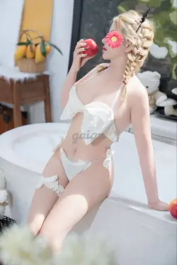 Lili - BƯỚM XINH, MƯỚT MÁT-YÊU CHIỀU KHÁCH