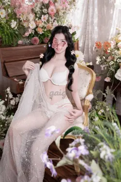 *BÉ THẢO VY DÁNG NGƯỜI NHỎ NHẮN-XINH XẮN-ĐÁNG YÊU