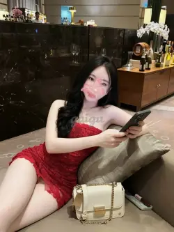 Quỳnh Trang_ Gái xinh chiều khách, body gợi cảm