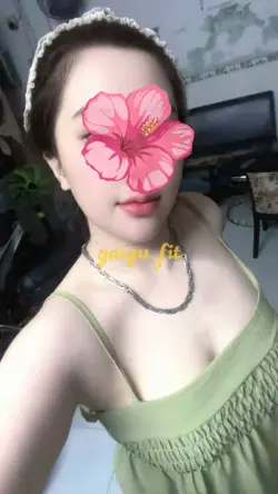 Thuỳ Linh em gái thích chiều chuộng