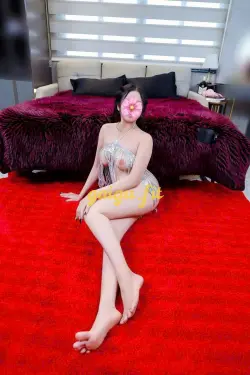 BÉ HỒNG NGỌC - MẶT XINH SANG – NGỰC TO, BƯỚM NGON – SV BAO PHÊ NHIỆT TÌNH PHỤC VỤ ANH AE,