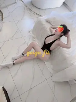 Thiên Vy 1m68 hình dt chân thật 100%