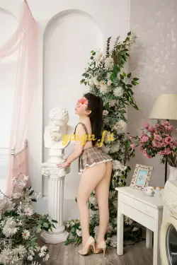 Tường Vy - Vú to , làm tình giỏi , chất lượng tốt chiều khách