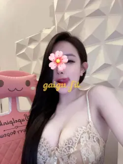 BÉ CAM SIÊU PHẦM DỄ THƯƠNG CÁ TÍNH LẦN ĐẦU ĐI LÀM