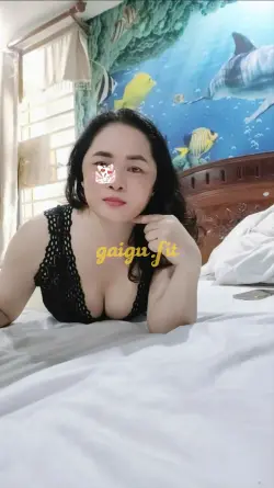 HÀ VY DÁNG ĐẸP NUỘT, VÚ MỀM MẠI, DA TRẮNG, CHIỀU KHÁCH