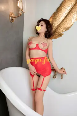 THU HOÀI EM GÁI CÁ TÍNH XINH XẮN VUI VẺ TÌNH CẢM